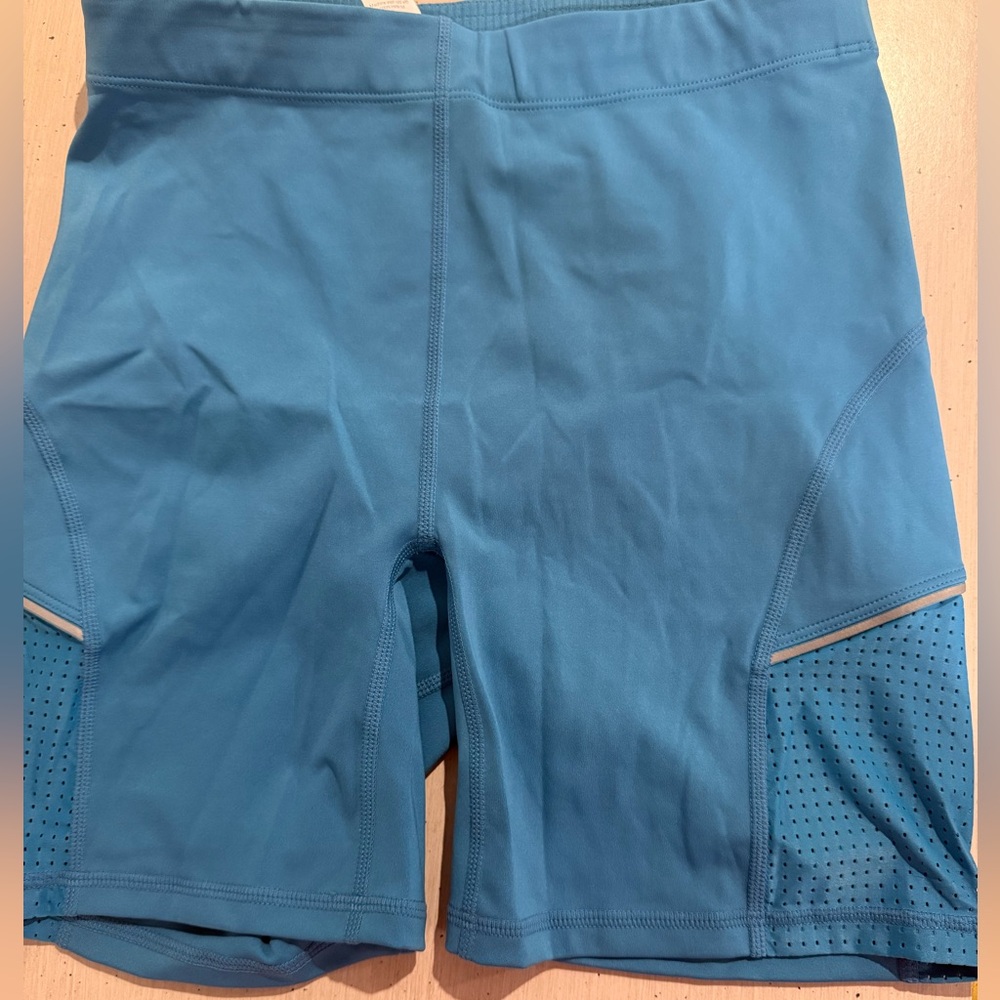 NWT Fabletics Stride 9 High-Waisted Shorts in Riptide Blue